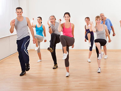 Các động tác cơ bản để khởi động khi tập aerobic tránh chấn thương