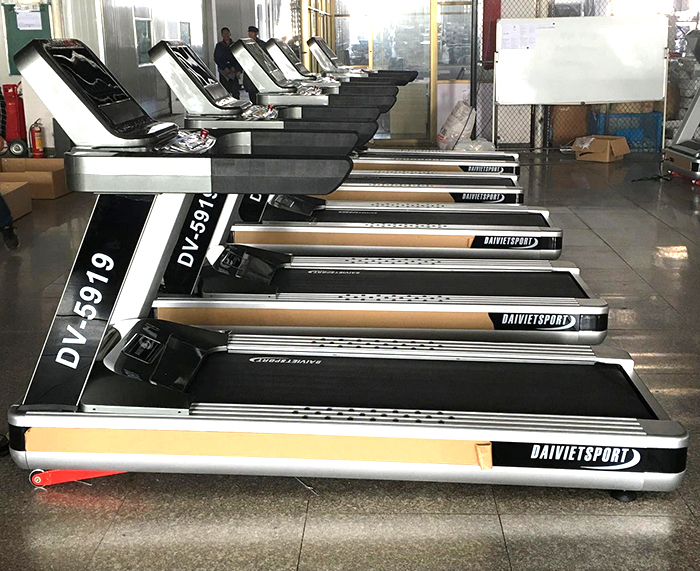 Những dòng máy chạy bộ cho phòng tập gym