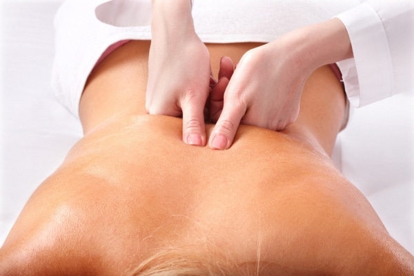 Tự bấm huyệt massage ngay tại nhà mà không cần đến bác sĩ